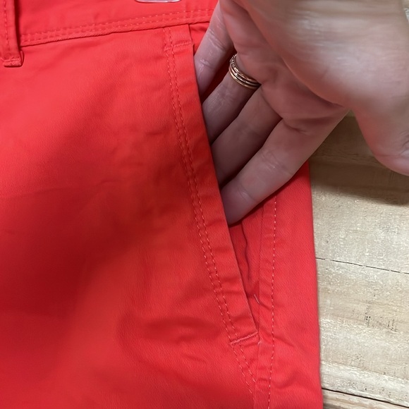 Banana Republic size 6 Vibrant Orangish Red 5”Cuffed Chino Mid-rise Shorts - Picture 7 of 12